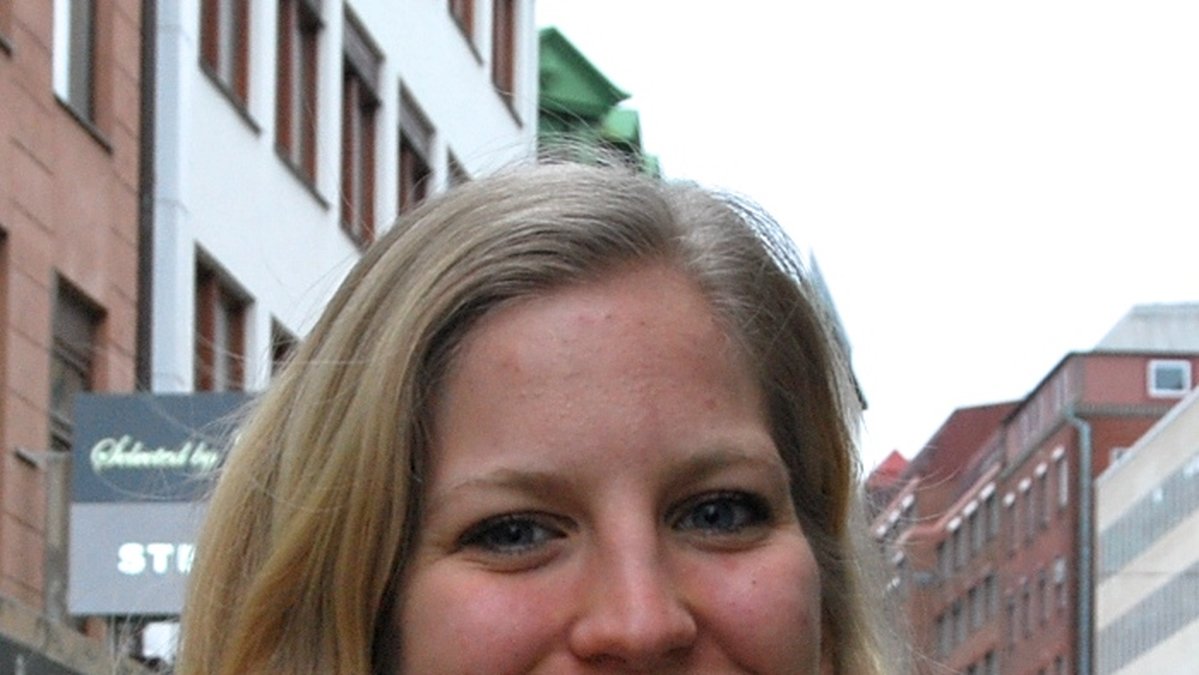 Josefin Sasse, ombud för Grön Ungdom på Miljöpartiets kongress